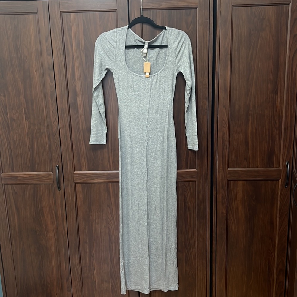 NWT SKIMS LONG SLEEVE DRESS